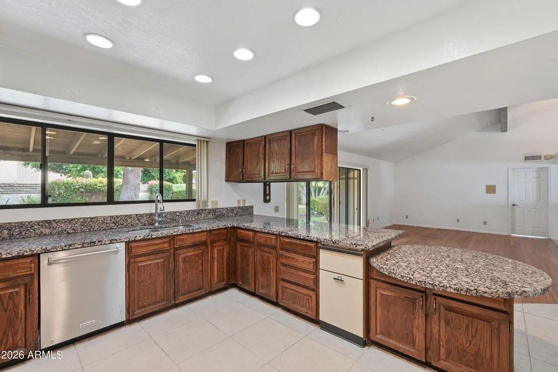 Photo of 1204 E COMMODORE Place
