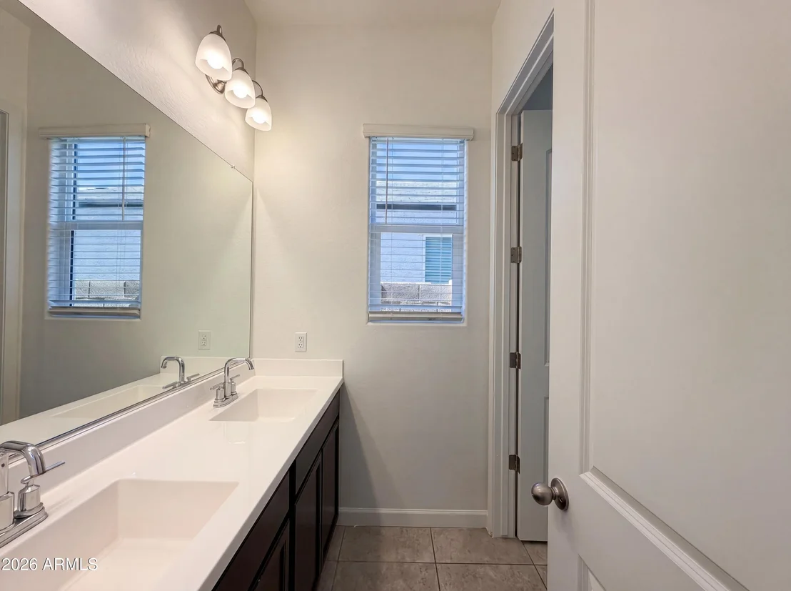 Photo of 2528 N COMISKEY Drive