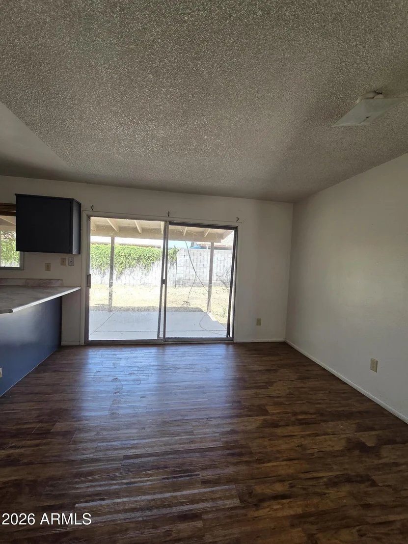 Photo of 3740 W REDFIELD Road