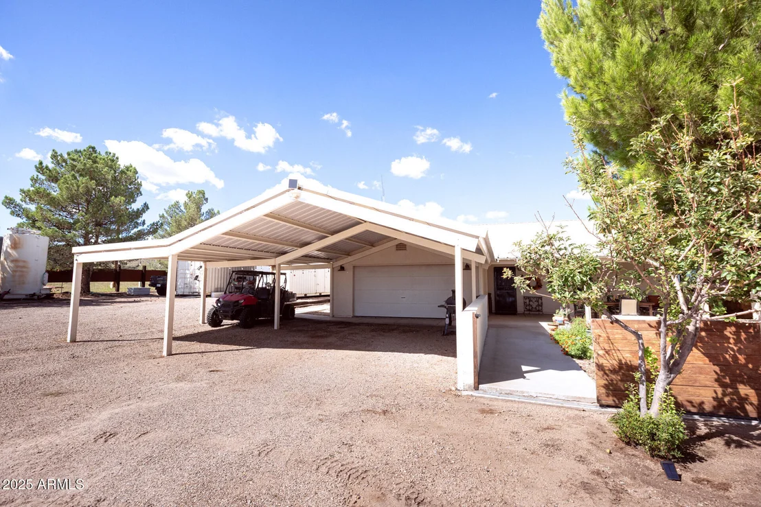 Photo of 712 W TREASURE Road