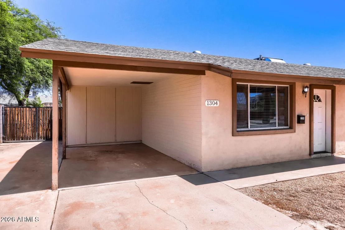 Photo of 1304 W 7TH Place