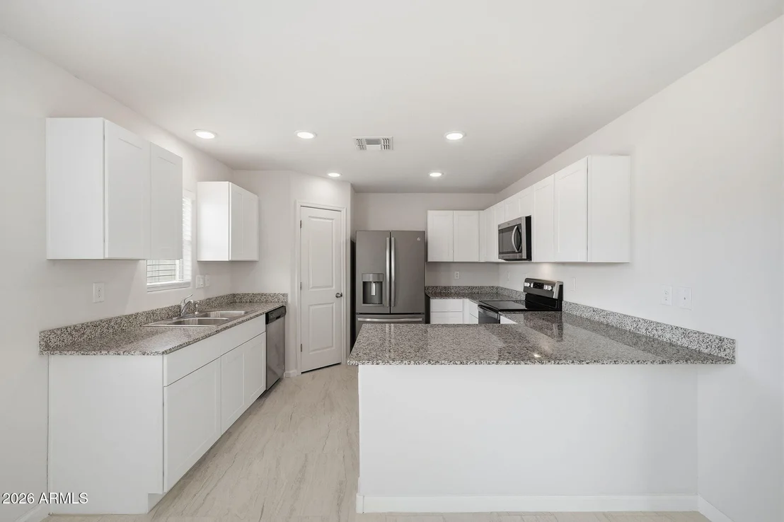 Photo of 218 S APACHE Avenue