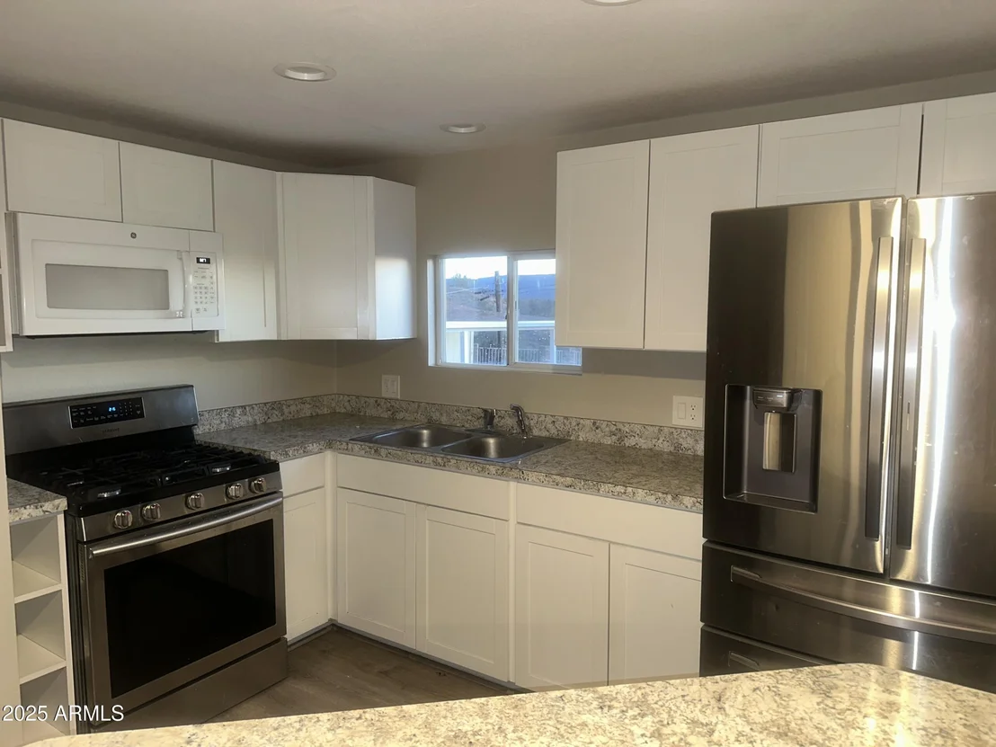 Photo of 76 W SUNSET Drive