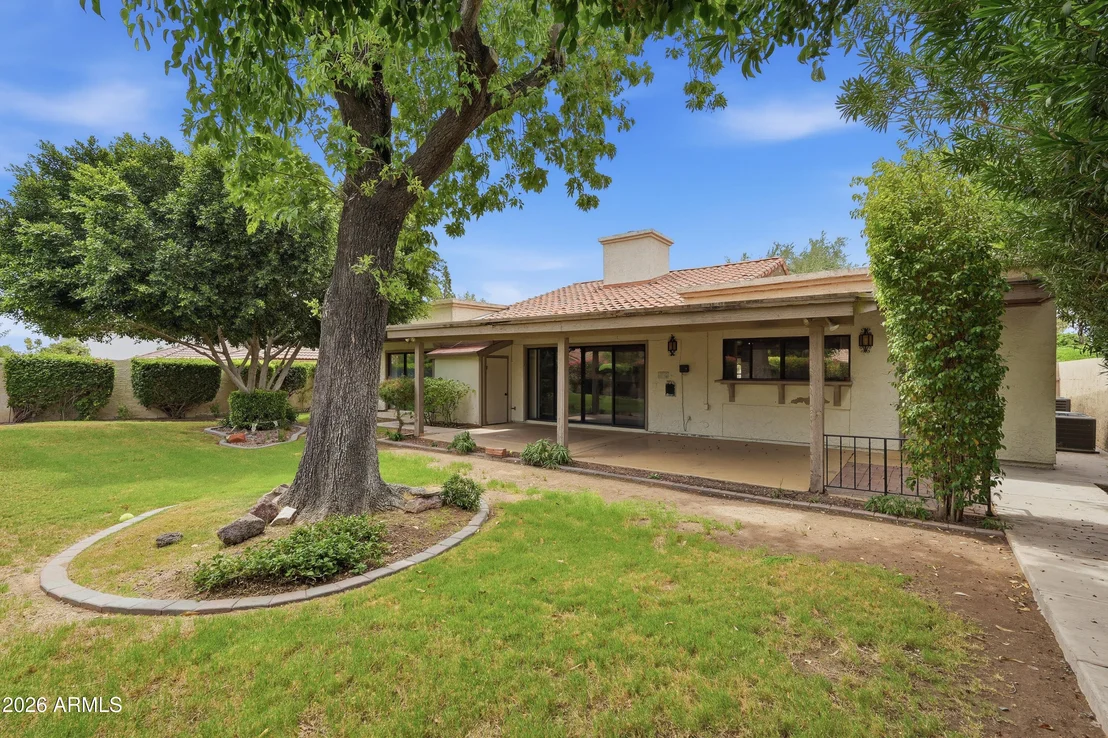 Photo of 1204 E COMMODORE Place