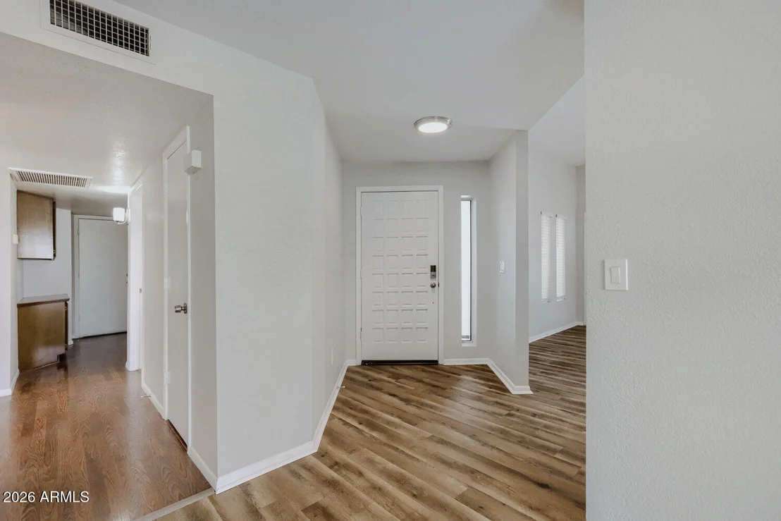 Photo of 415 W GRANDVIEW Road