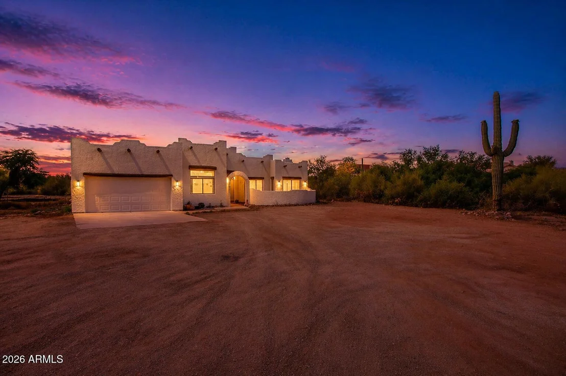 Photo of 310 N MOUNTAIN VIEW Road