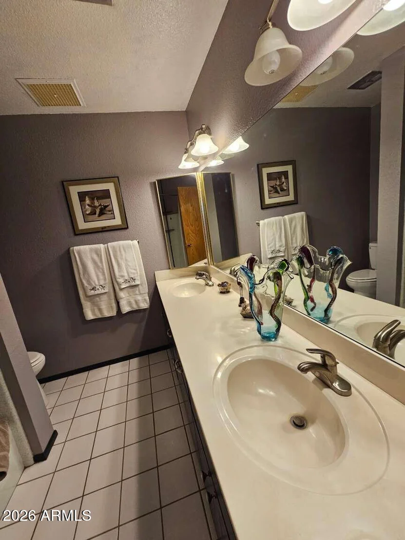 Photo of 821 N SPUR Circle