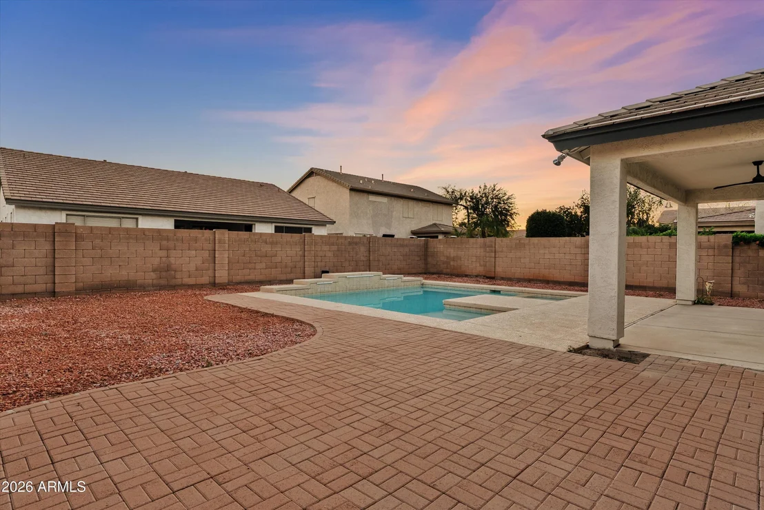 Photo of 271 W ROADRUNNER Drive