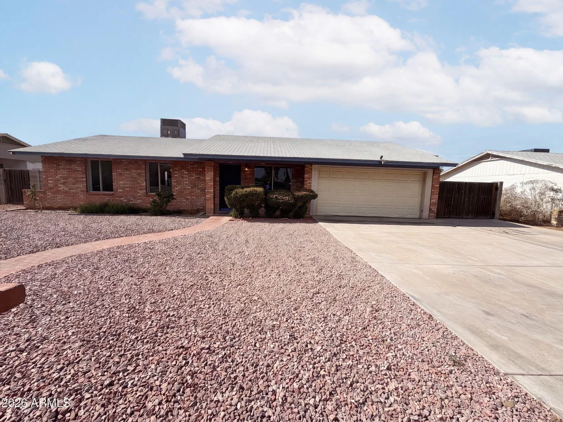Photo of 1413 W BEHREND Drive