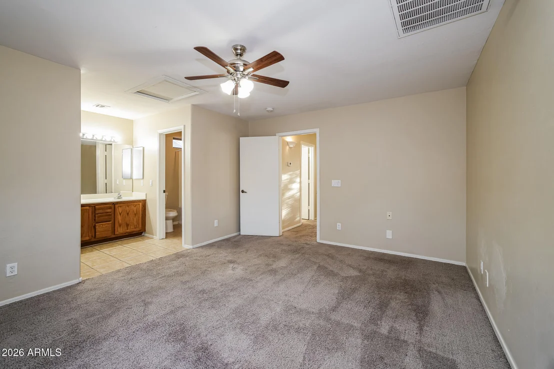 Photo of 5015 S 6TH Way