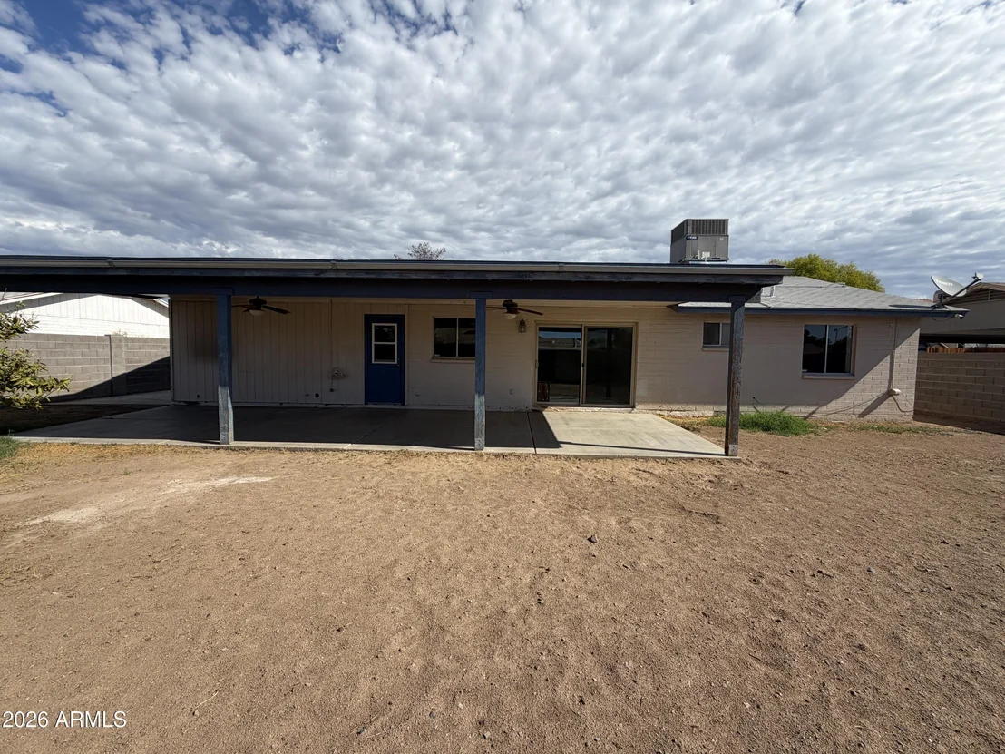 Photo of 1413 W BEHREND Drive