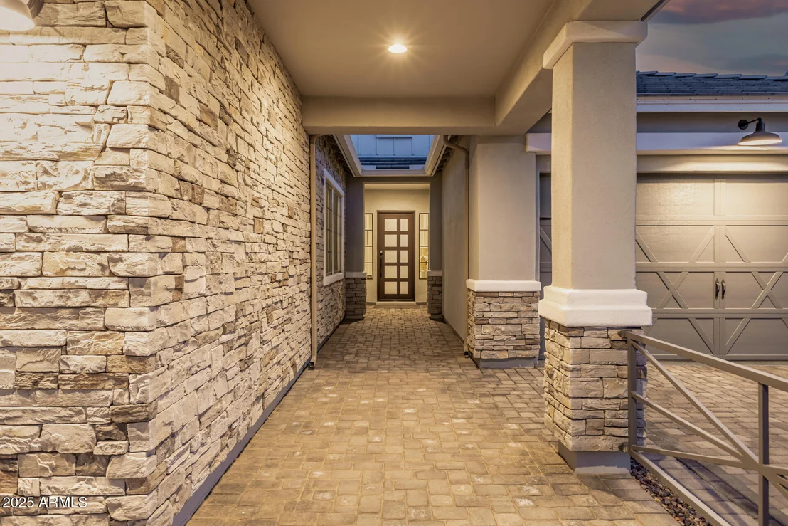 Photo of 737 E NIGHTHAWK Way