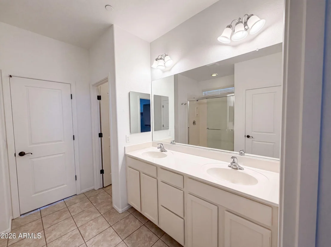 Photo of 21276 W BERKELEY Road
