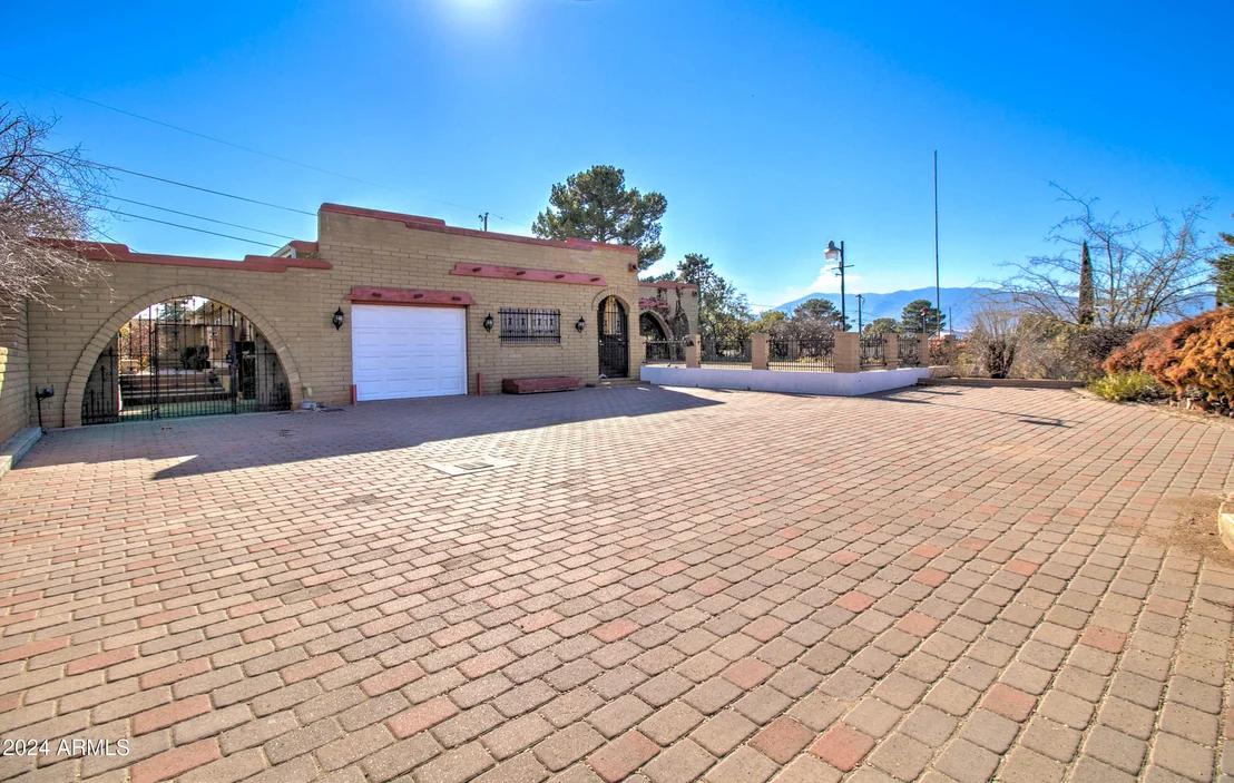 Photo of 295 E HUNTER Drive