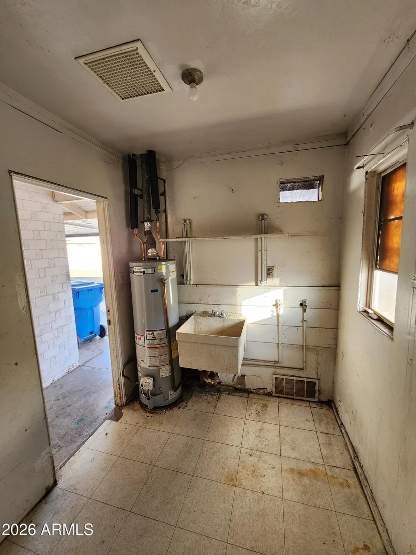 Photo of 2134 W AVALON Drive