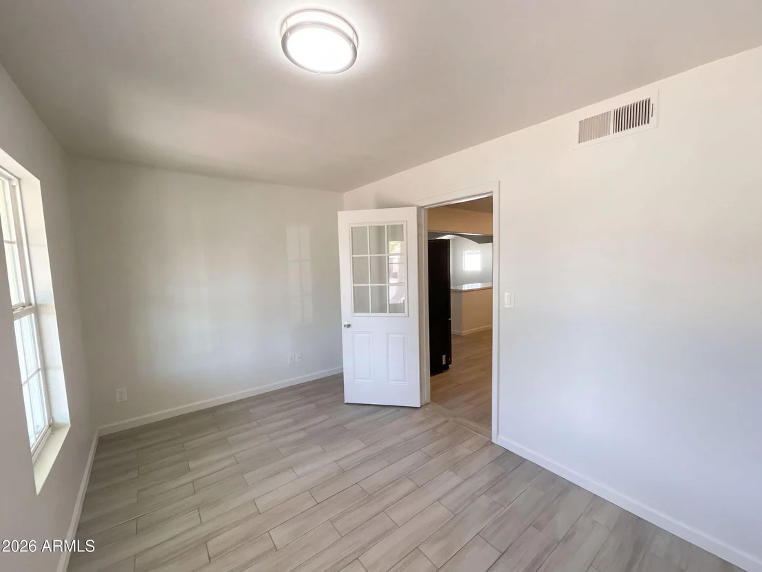 Photo of 4253 E VINEYARD Road