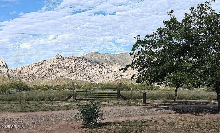 Photo of 712 W TREASURE Road