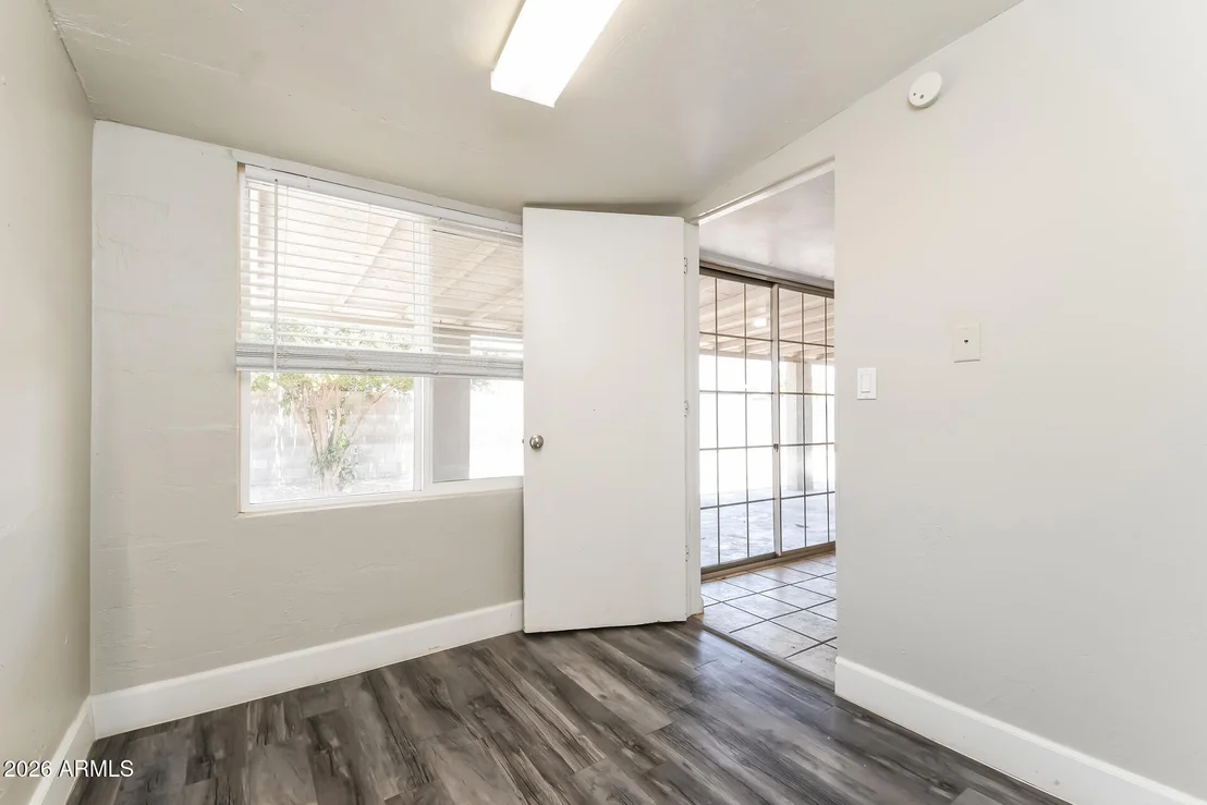 Photo of 1460 W 6TH Avenue