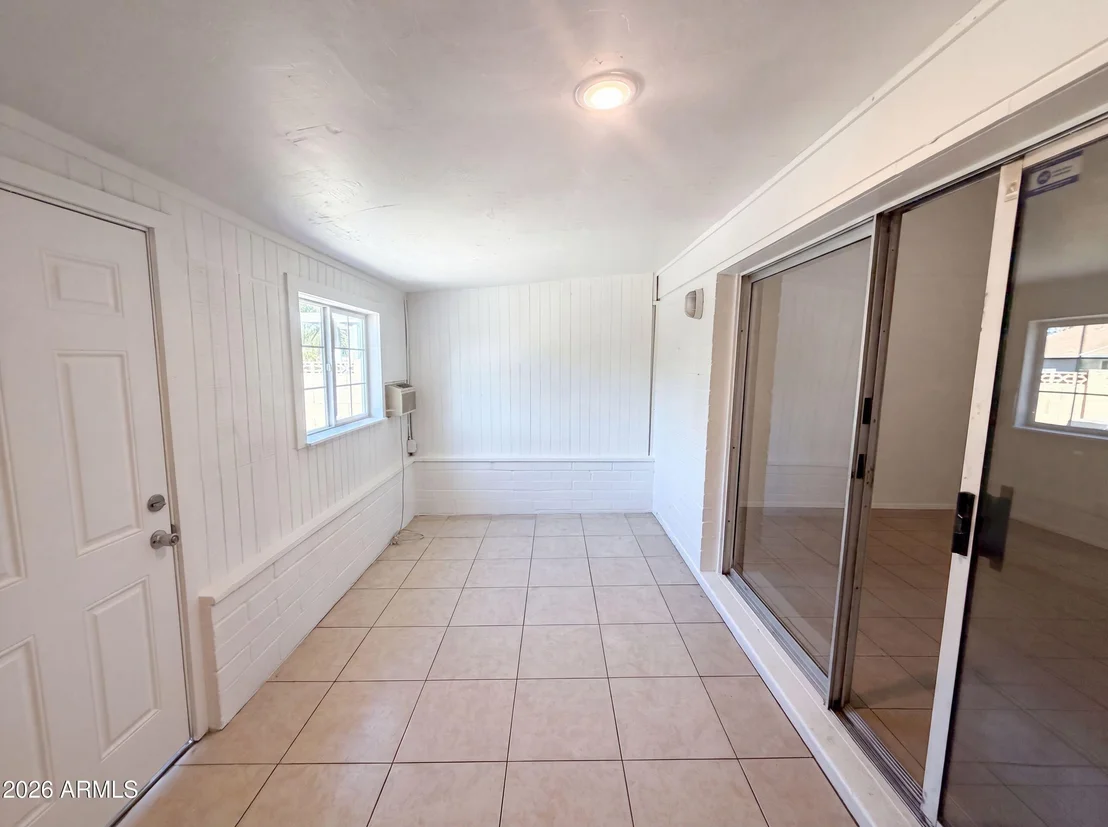 Photo of 5617 W HATCHER Road