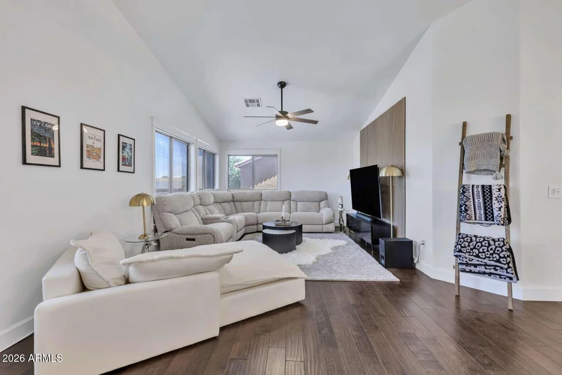 Photo of 1371 E JASPER Drive