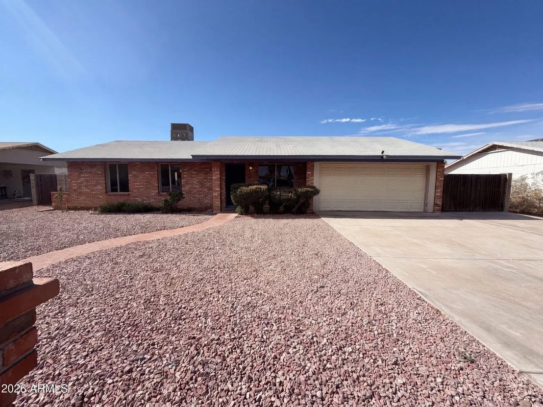 Photo of 1413 W BEHREND Drive