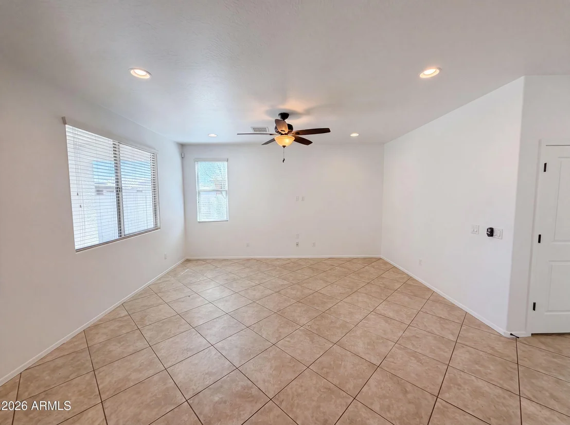 Photo of 21276 W BERKELEY Road