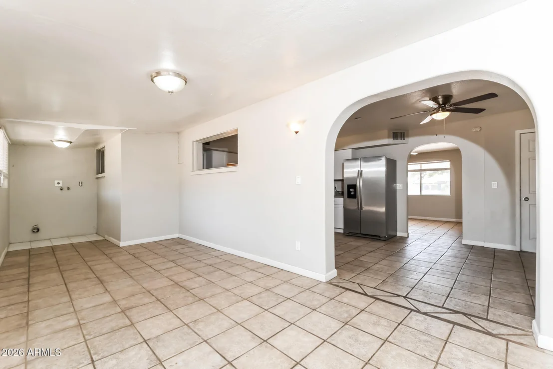 Photo of 1460 W 6TH Avenue