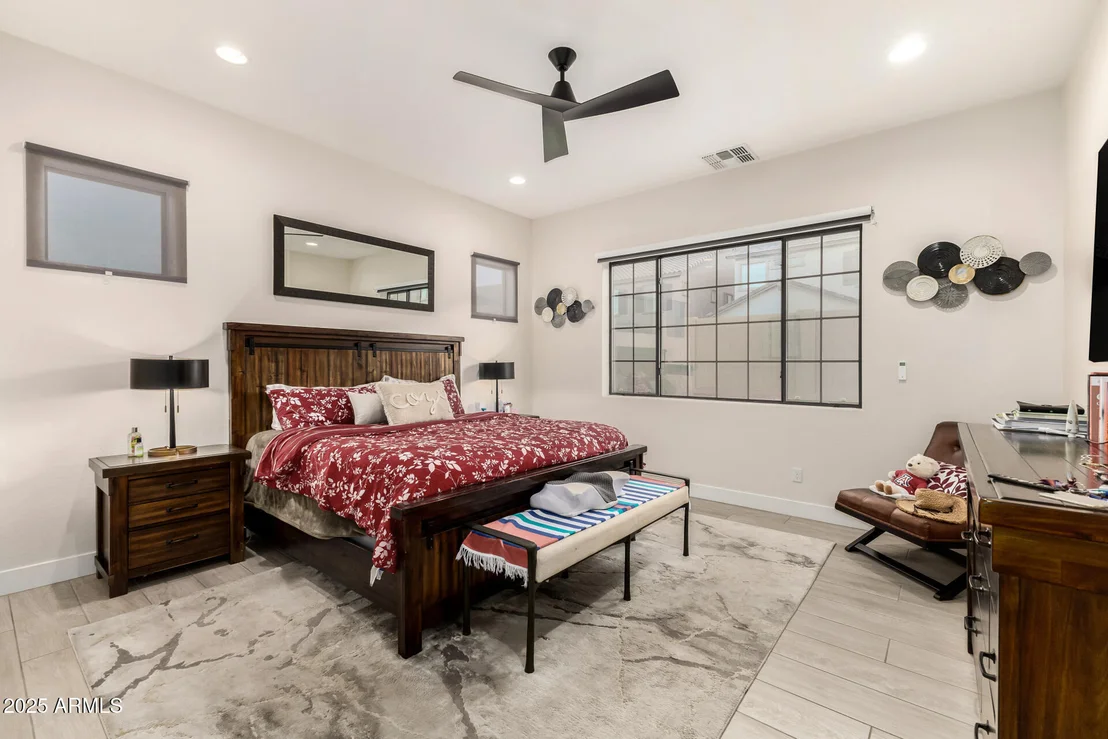 Photo of 737 E NIGHTHAWK Way