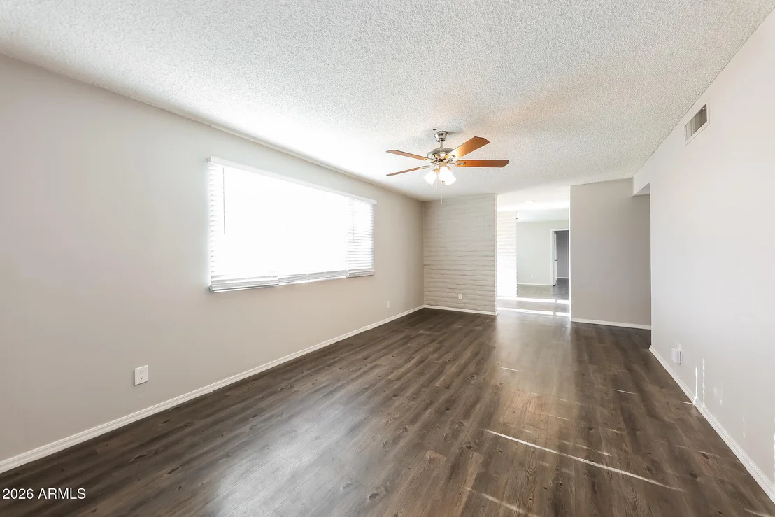 Photo of 6218 W WOLF Street