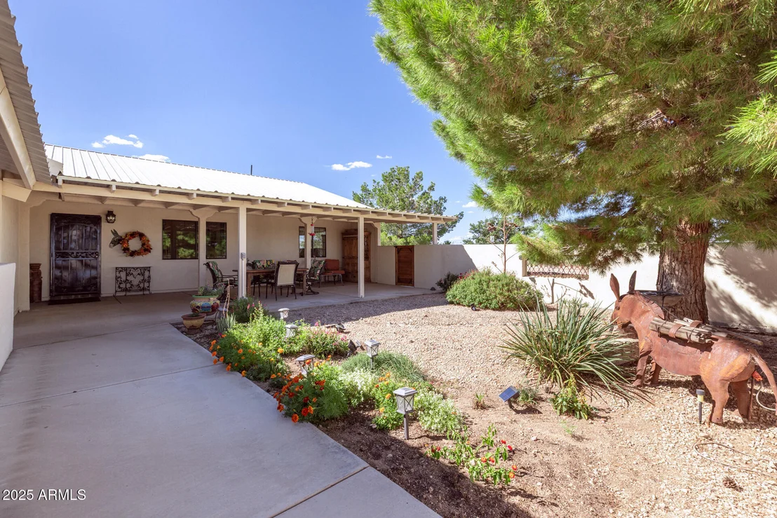 Photo of 712 W TREASURE Road