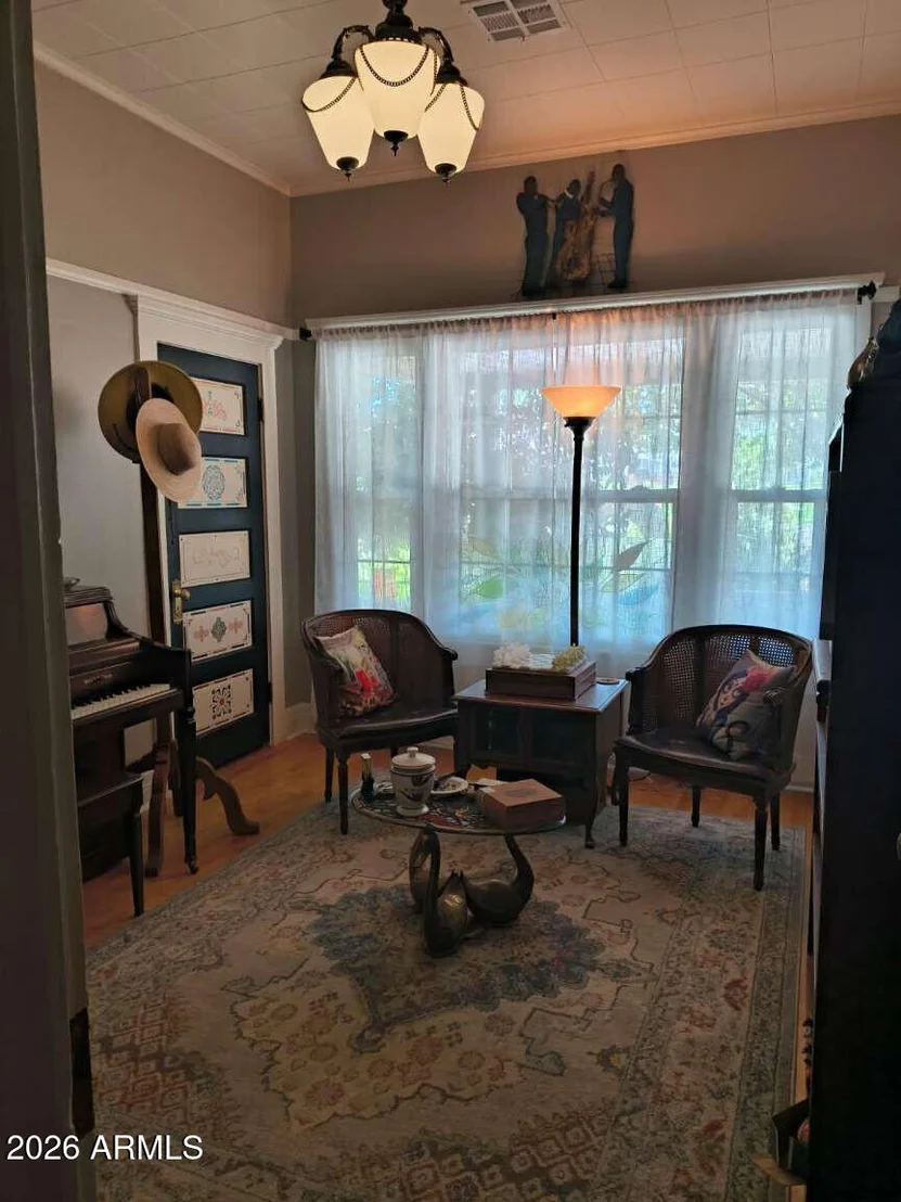 Photo of 501 W VISTA Street