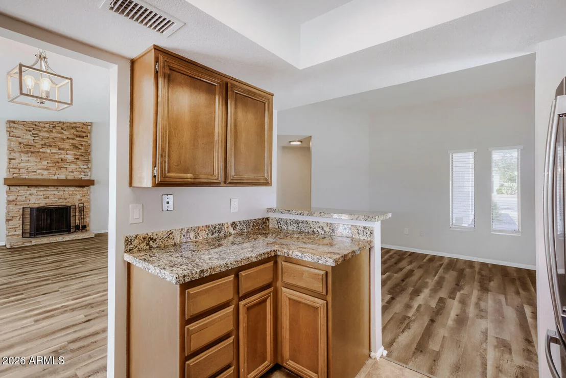 Photo of 415 W GRANDVIEW Road