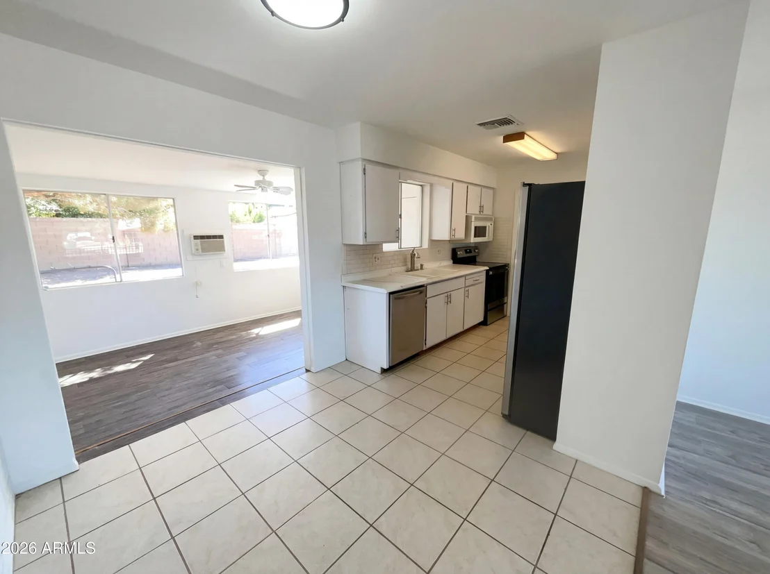 Photo of 639 N 57TH Place