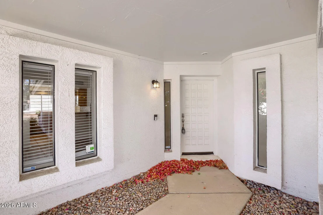 Photo of 415 W GRANDVIEW Road