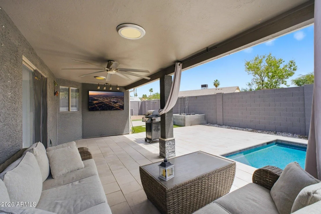 Photo of 663 E JASMINE Circle