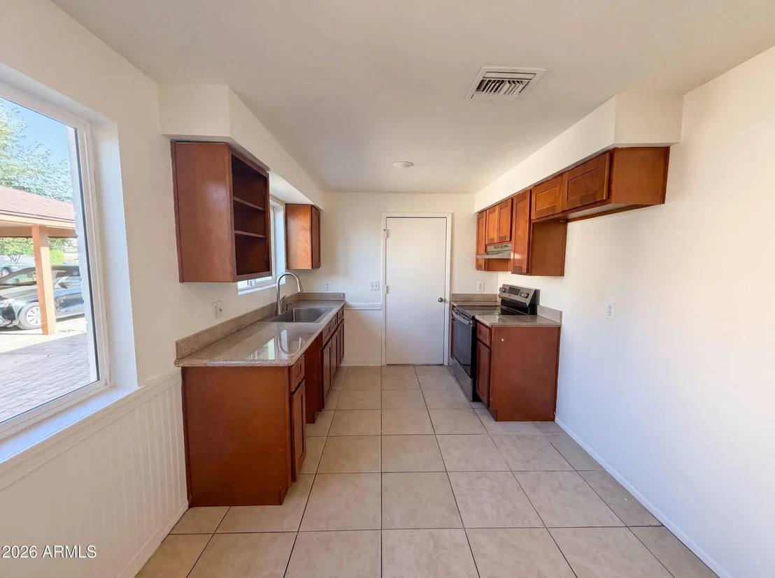 Photo of 5617 W HATCHER Road