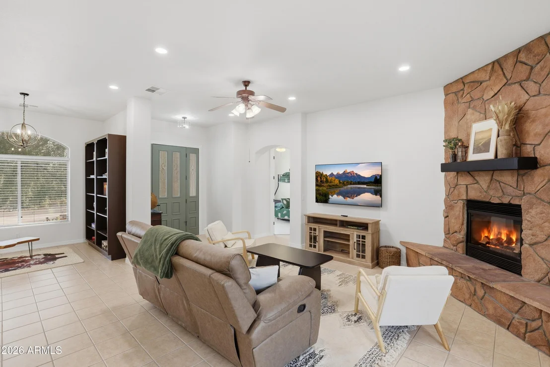 Photo of 906 W WILDERNESS Trail