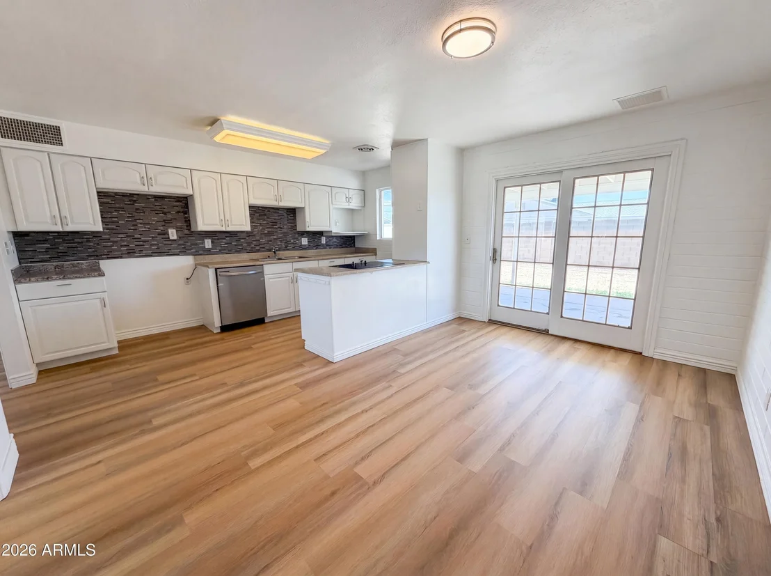 Photo of 1457 W 7TH Avenue