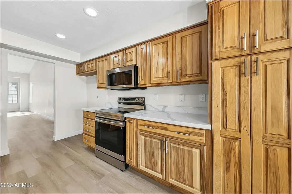 Photo of 1035 N SETON --