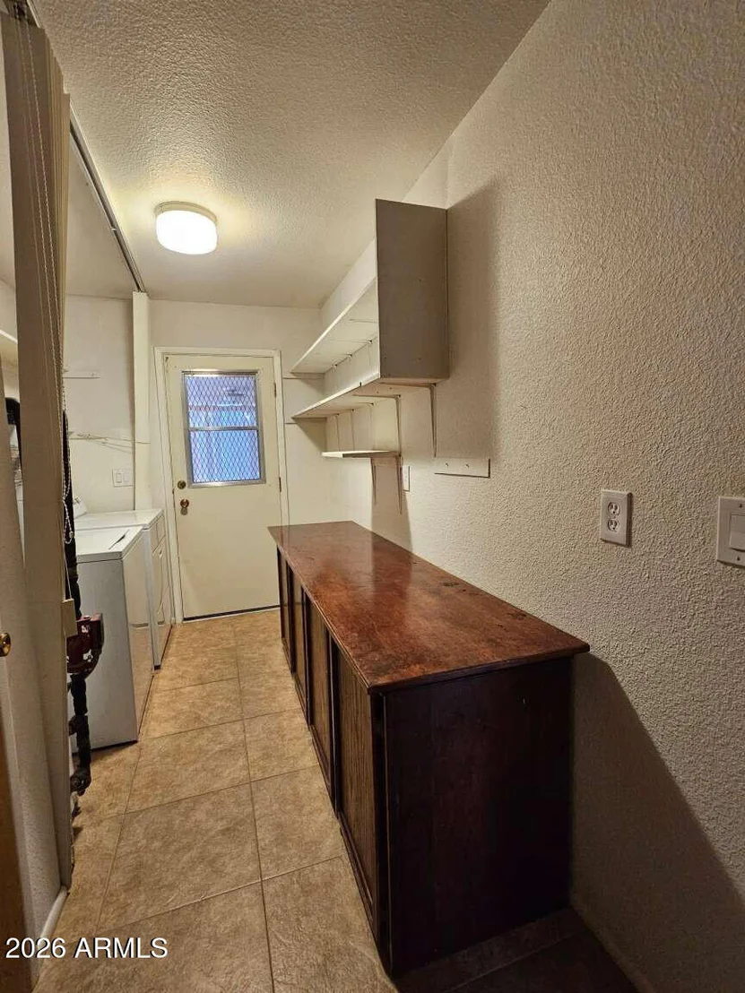 Photo of 821 N SPUR Circle