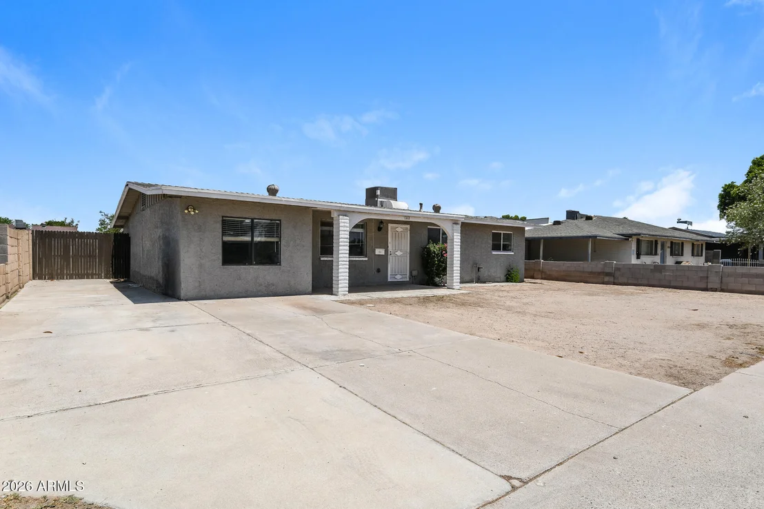 Photo of 1460 W 6TH Avenue