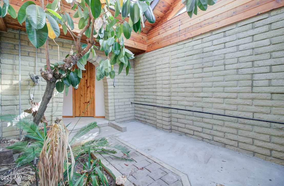Photo of 295 E HUNTER Drive