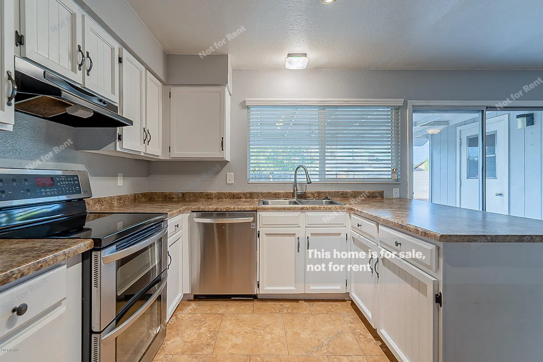 Photo of 1532 W COMSTOCK Drive