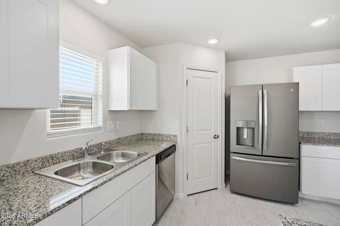Photo of 218 S APACHE Avenue