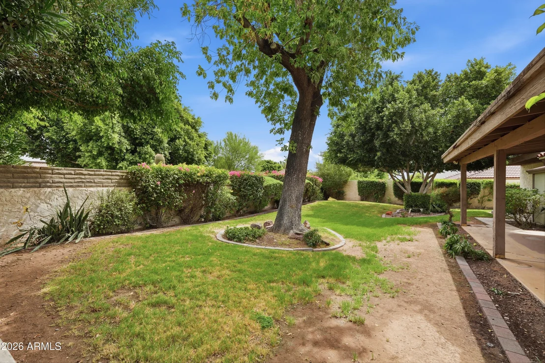 Photo of 1204 E COMMODORE Place