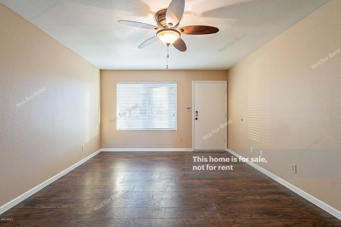 Photo of 1532 W COMSTOCK Drive