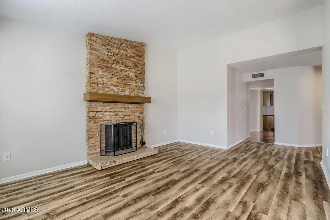 Photo of 415 W GRANDVIEW Road