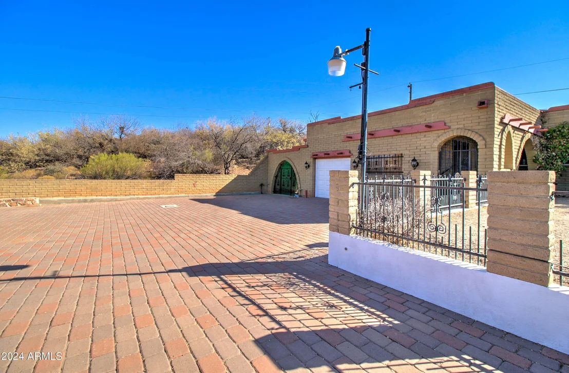 Photo of 295 E HUNTER Drive