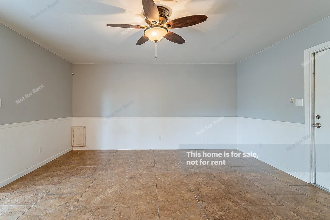 Photo of 1532 W COMSTOCK Drive