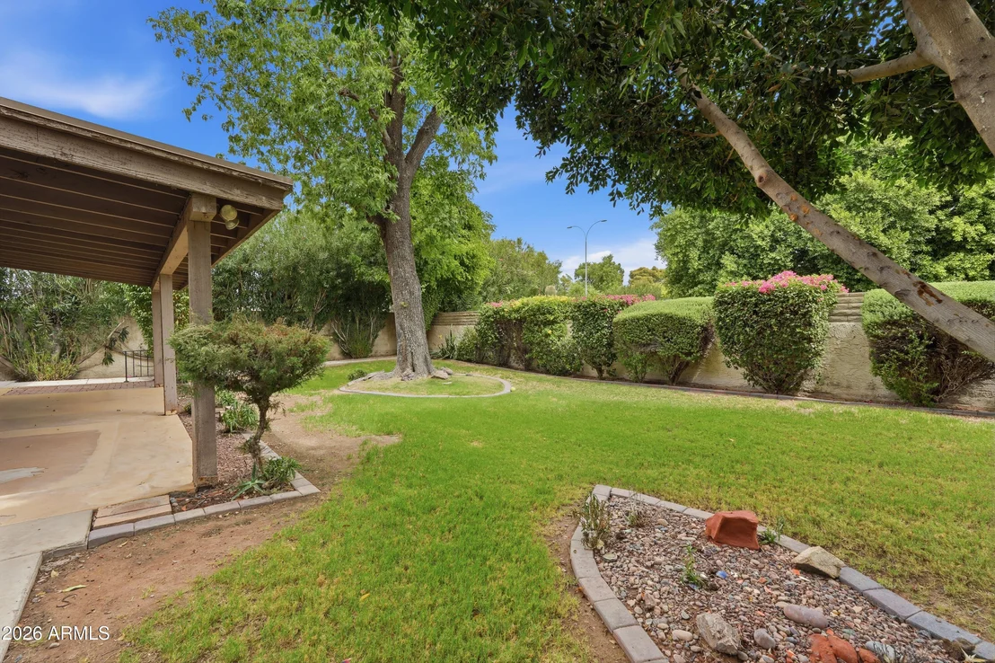 Photo of 1204 E COMMODORE Place